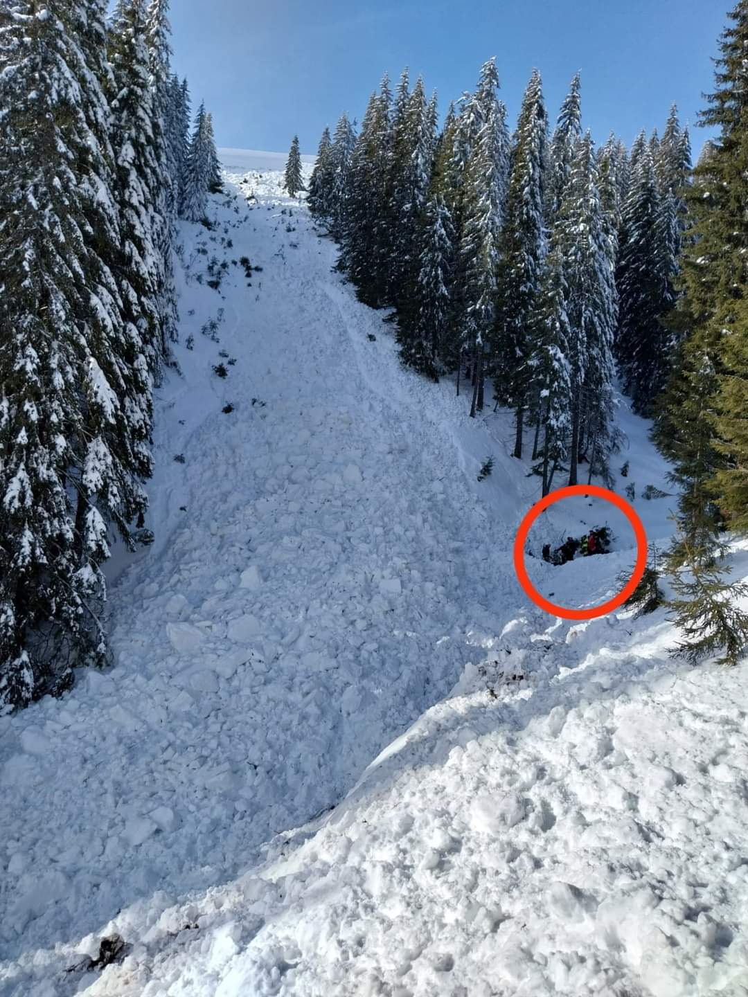 RISC DE AVALANȘĂ 3 în Munții Făgăraș și Bucegi 