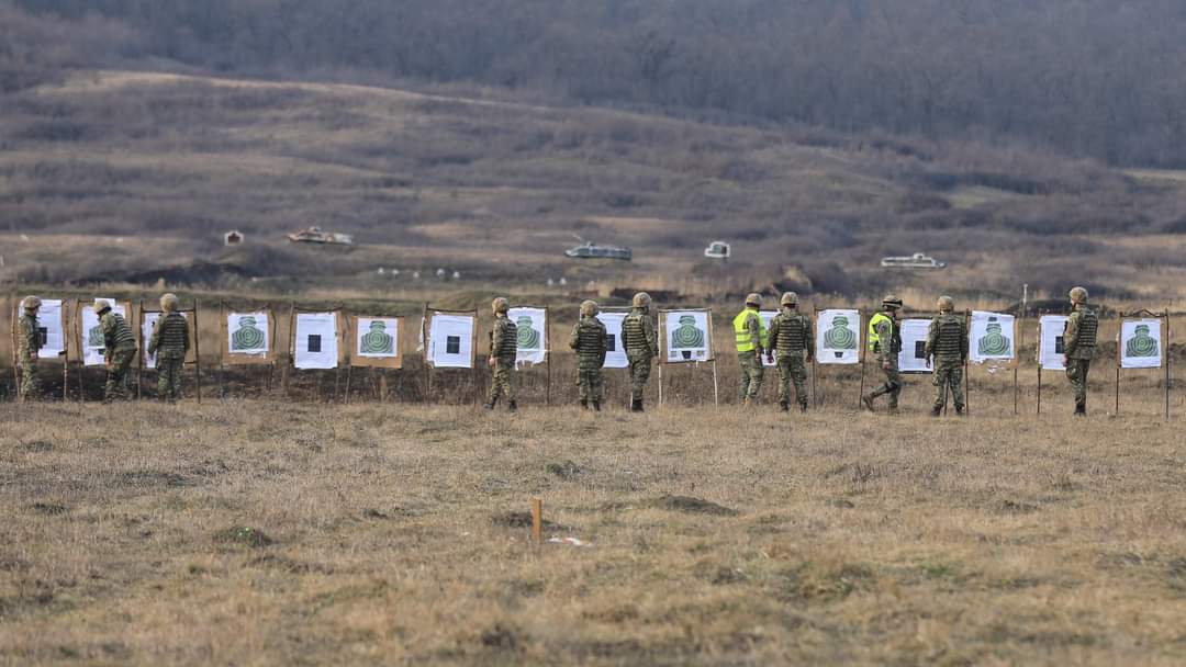 BOTEZUL FOCULUI! Soldații gradați rezerviști voluntari se instruiesc în poligon