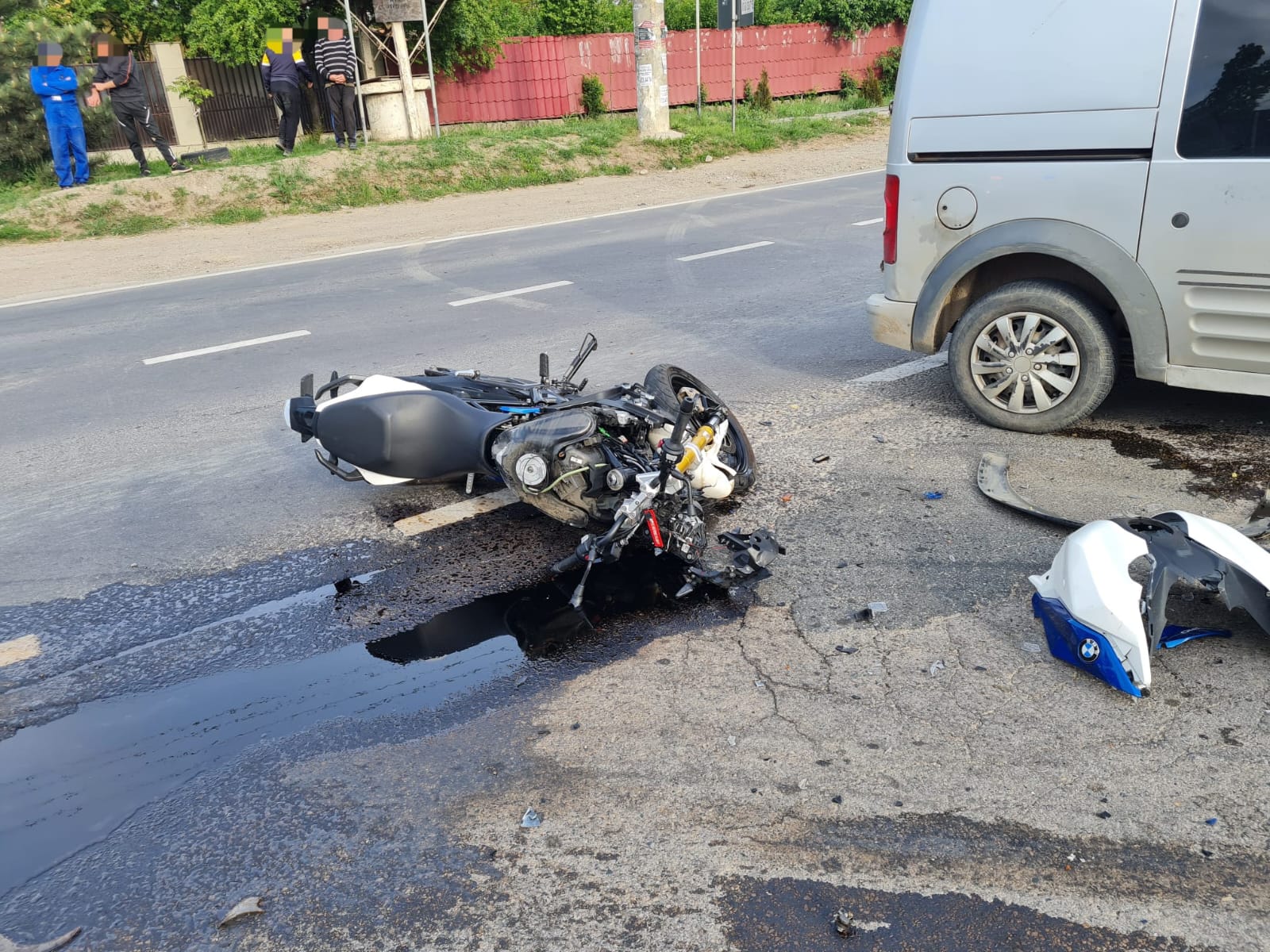 Motociclist grav rănit la Butimanu, a fost preluat de elicopterul SMURD, din primele date a avut loc o coliziune între un autoturism și  o motocicletă pe DN1A , în localitatea dâmbovițeană Butimanu. 