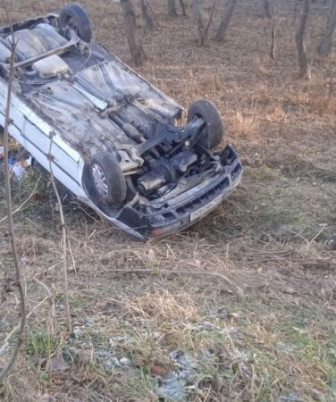 Ieri, în jurul orei 13:38, pompierii din cadrul Detașamentului Moreni au fost solicitați să intervină la un accident rutier în localitatea Dărmănești